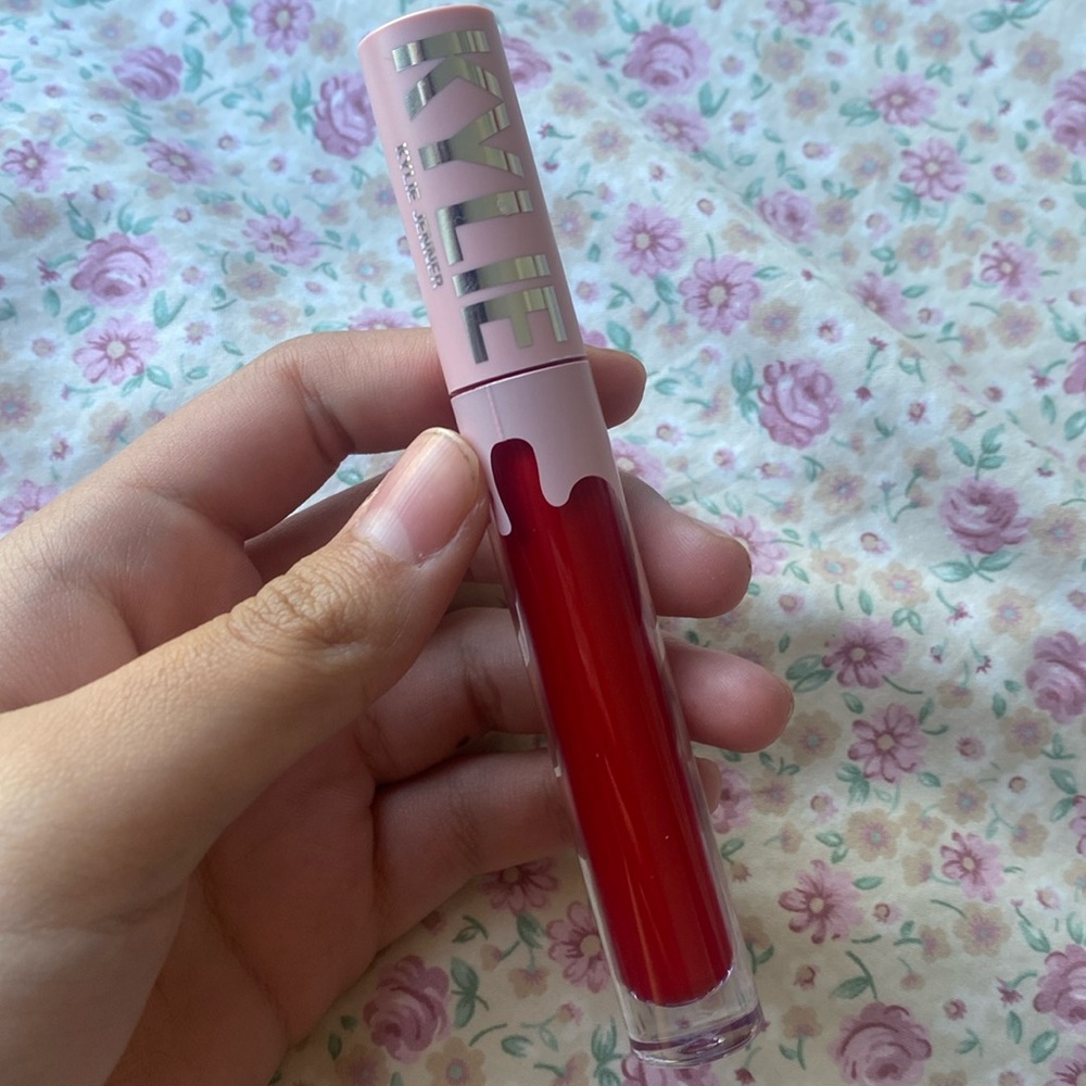 Kylie Cosmetics Matte Lipstick - 402